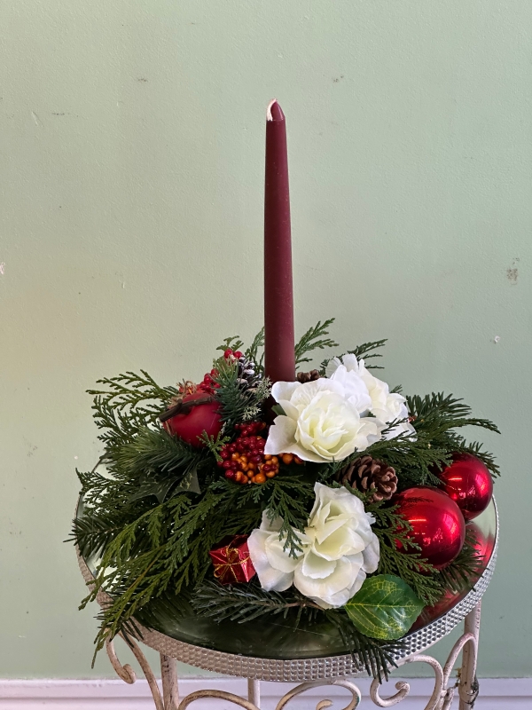 Mirrored Table Arragment