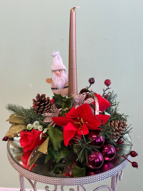 Mirrored Table Arragment