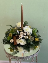 Mirrored Table Arragment